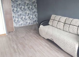 Продаю 1-комнатную квартиру, 30 м2, Карпинск, улица Мира, 54