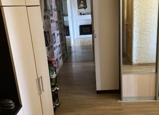 Продаю 3-ком. квартиру, 74.5 м2, село Русско-Высоцкое, село Русско-Высоцкое, 26