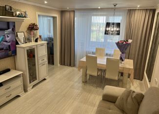 Продается 3-ком. квартира, 59 м2, посёлок городского типа Кардымово, улица Ленина, 57