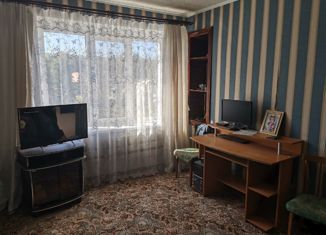 Продаю четырехкомнатную квартиру, 102.2 м2, Луга, проспект Володарского, 52к3