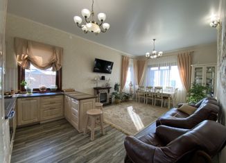 Продам дом, 211 м2, посёлок городского типа Берёзовка, улица Кирова, 145