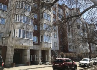 Продается 4-комнатная квартира, 221.6 м2, Омская область, улица Маяковского, 16