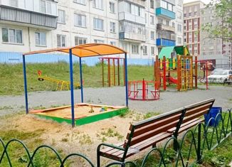 Продается 1-комнатная квартира, 30 м2, Челябинск, улица Кузнецова, 12, Советский район