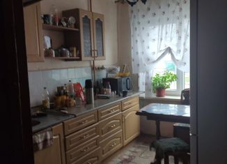 Продаю 4-ком. квартиру, 72.8 м2, поселок Троицкий, Молодёжная улица, 10