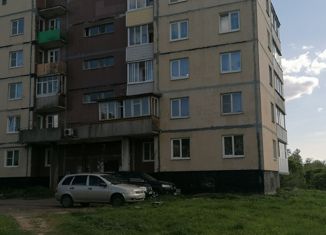 Продам 4-комнатную квартиру, 80 м2, Чудово, улица Некрасова, 30