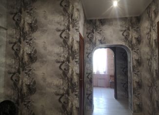 Трехкомнатная квартира на продажу, 71.1 м2, Щёкино, улица Советско-Чехословацкой Дружбы, 3