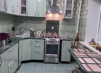 Продам 3-ком. квартиру, 63 м2, Снежинск, улица 40 лет Октября, 34