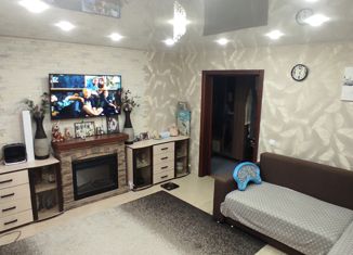 Продажа 2-ком. квартиры, 53.4 м2, поселок городского типа Емельяново, улица Гагарина, 2Д