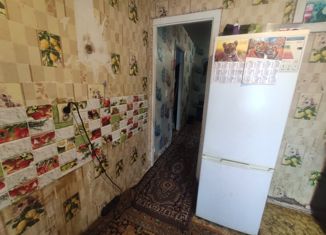 Продается двухкомнатная квартира, 41.2 м2, Азнакаево, улица Ленина, 38