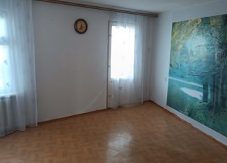 Продается четырехкомнатная квартира, 76 м2, Заинск, улица Г. Тавлина, 28