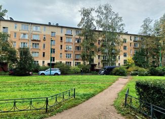 Продажа 4-комнатной квартиры, 50 м2, Санкт-Петербург, проспект Ветеранов, 33, муниципальный округ Дачное