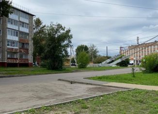 Продается трехкомнатная квартира, 56.4 м2, Нижнеудинск, улица Ленина, 2