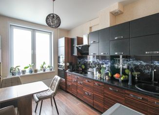 Продажа двухкомнатной квартиры, 60 м2, Барнаул, Балтийская улица, 95, ЖК Матрёшки