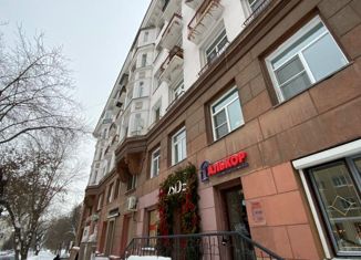 Сдам 3-ком. квартиру, 75 м2, Челябинск, Советская улица, 67