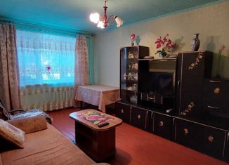 Продается 2-ком. квартира, 44 м2, Екатеринбург, метро Уралмаш, улица Индустрии, 52