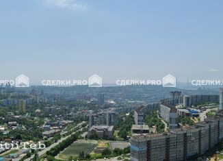 Продам 3-комнатную квартиру, 80 м2, Владивосток, улица Черняховского, 9, ЖК Молодёжный