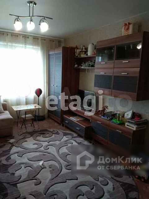 Авито омск квартиры. Омск ул 75 Гвардейская дом 1-б.кв.181. 75 Гвардейской бригады 1в количество квартир в 1 подъезде. Купить 1 ком квартиру в Омске вторичное жилье. Покупка 3 комнатной квартиры в Омске.