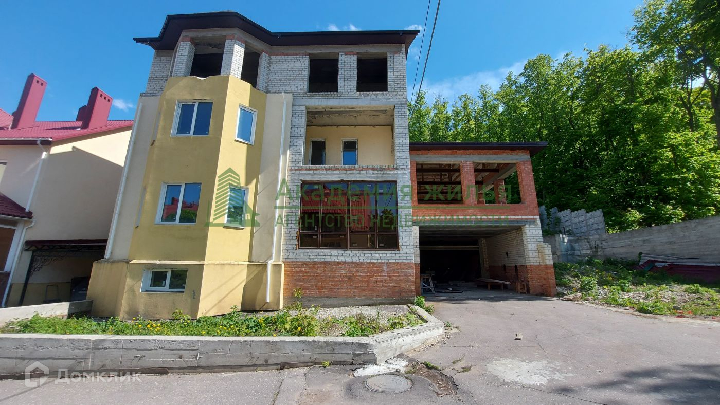 3-этажный дом, 750 м2, на продажу по цене 10500000 руб. в Саратове ...